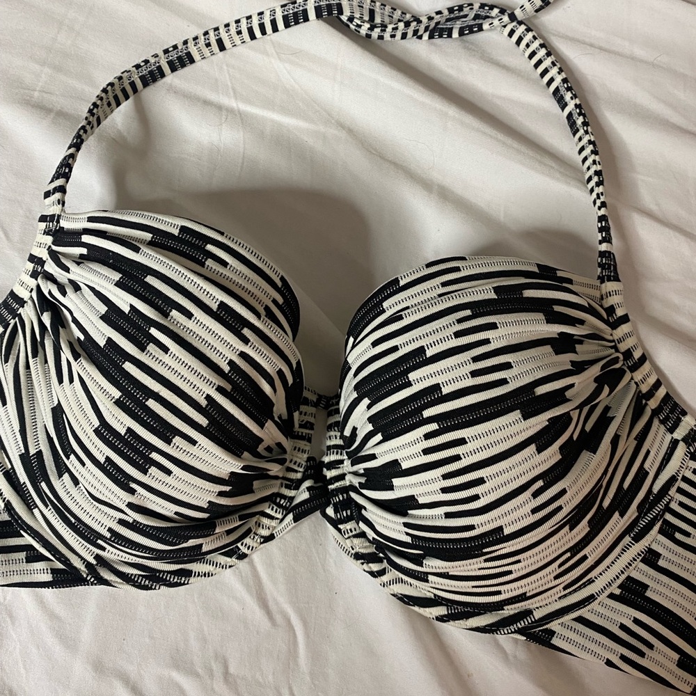 Victoria Secret Bathing Suit Top, Size: 34D
